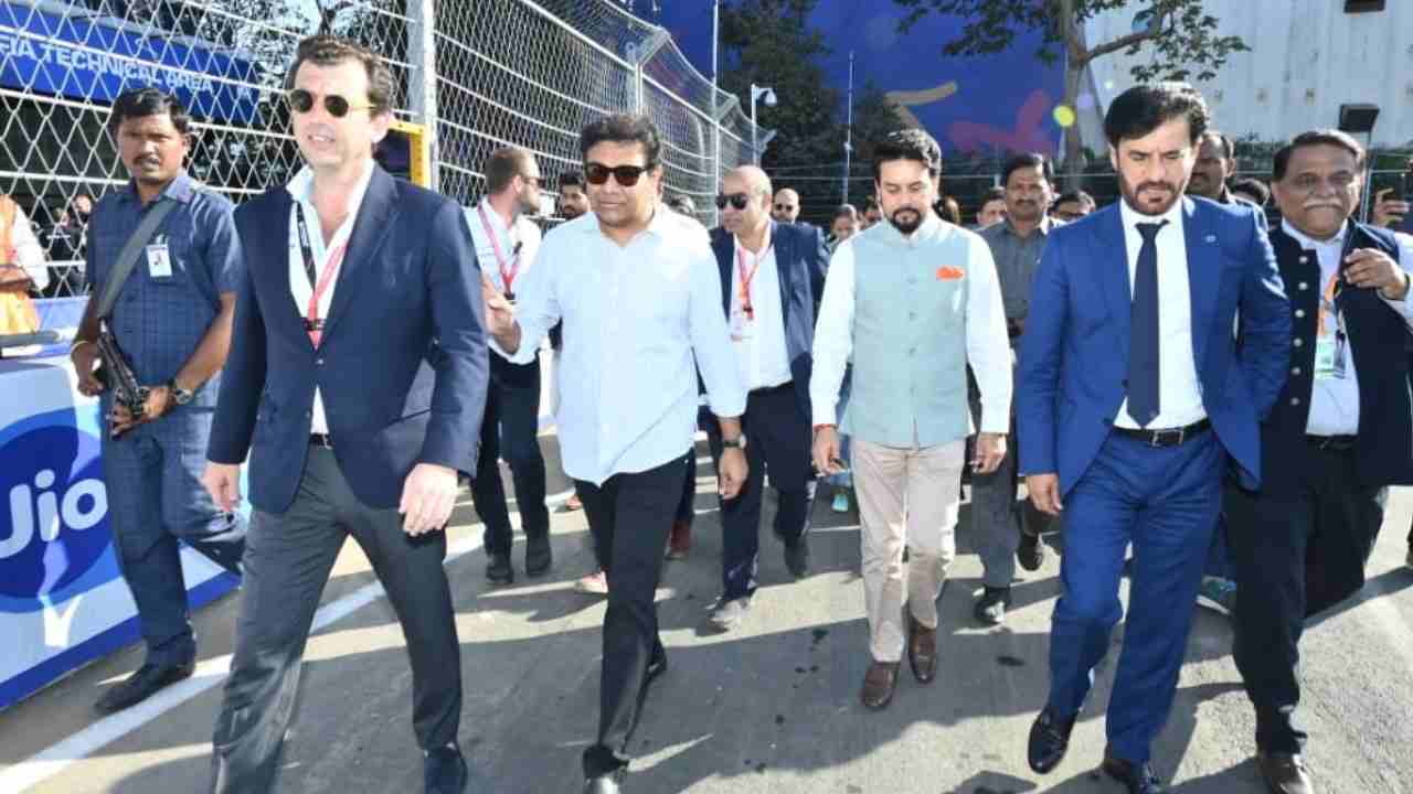 Minister KTR: హైదరాబాద్ ఫార్ములా – ఈ రేస్‌లో మంత్రి కేటీఆర్.. ఫొటోలు..
