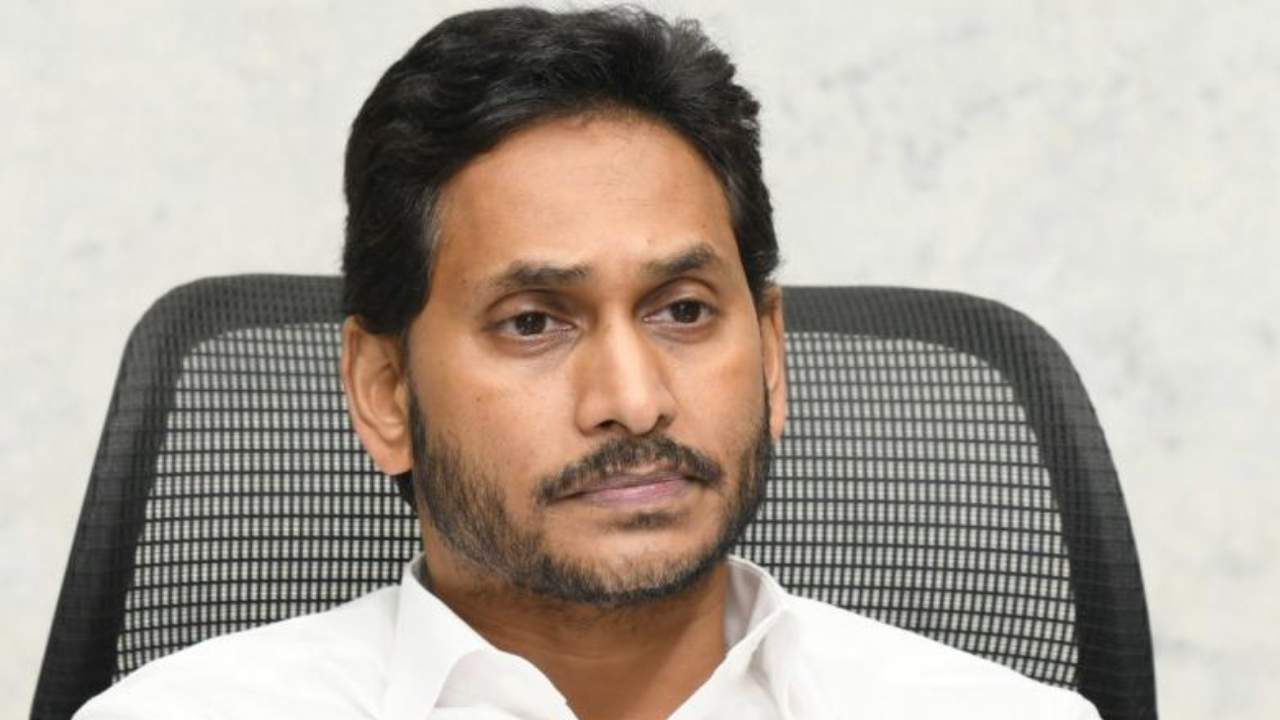 Andhra Pradesh Politics : జగన్ ప్రభుత్వం కూలిపోవటం ఖాయం : మాజీ మంత్రి సంచలన వ్యాఖ్యలు
