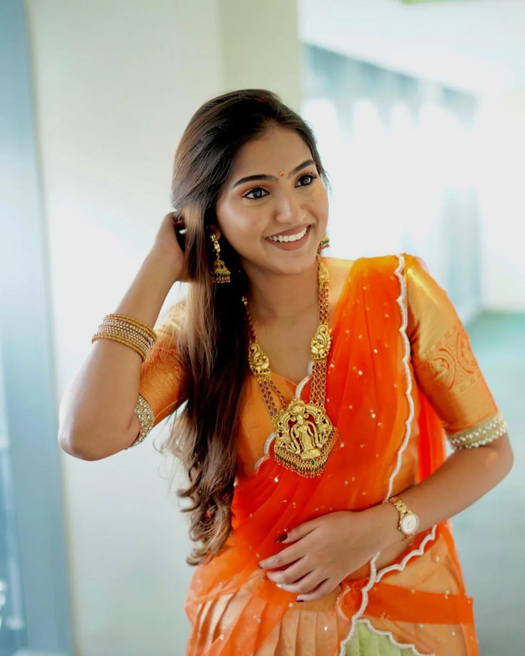 Pranavi Manukonda gorgeous looks in half saree
