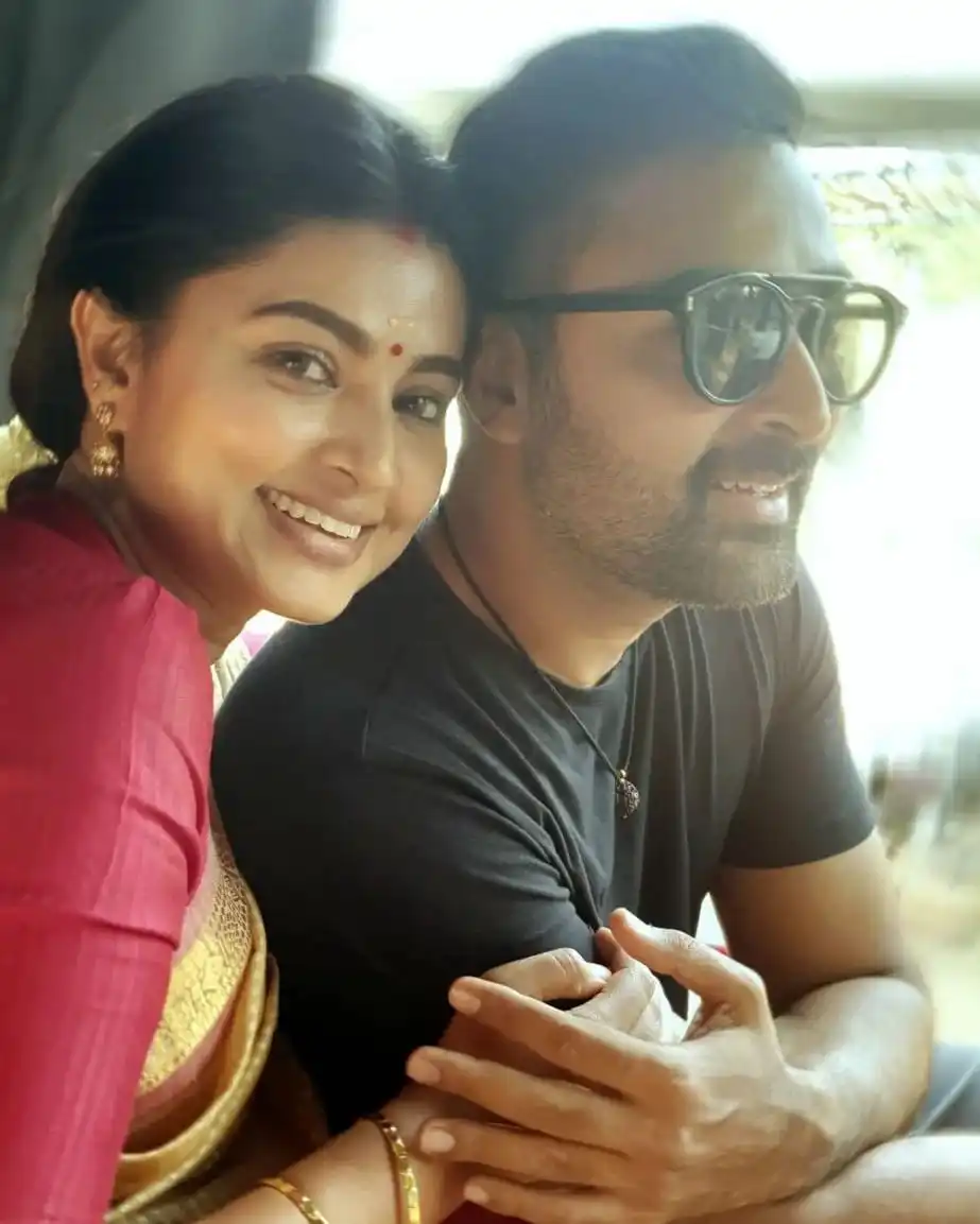 Love Couple Prasanna Sneha Valentines Day Special photos
