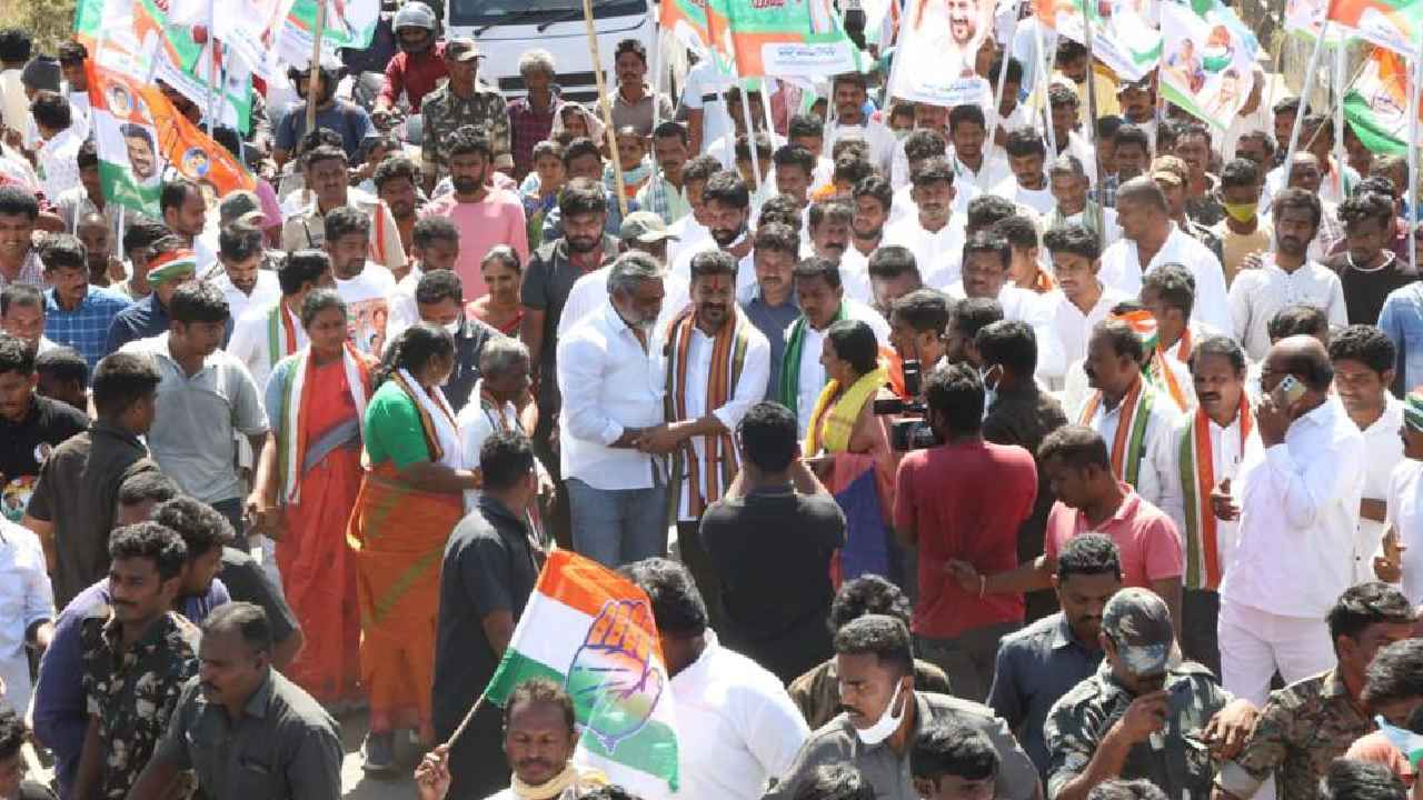 Revanth Reddy : ఇళ్లు లేని వారికి రూ.5లక్షలు, రుణమాఫీ రూ.2లక్షలు, రూ.500లకే గ్యాస్ బండ-రేవంత్ రెడ్డి హామీ