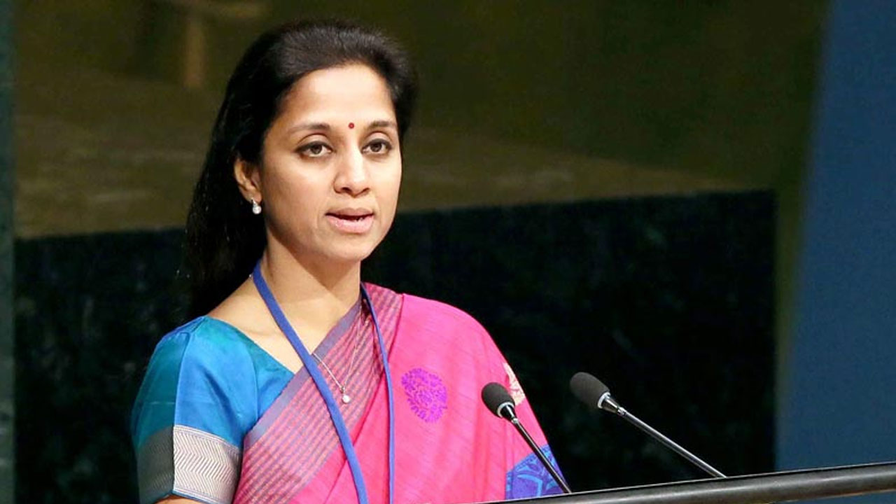 Supriya Sule: మోదీ ప్రభుత్వంలో నితిన్ గడ్కరి ఒక్కరే పని చేస్తున్నారట!