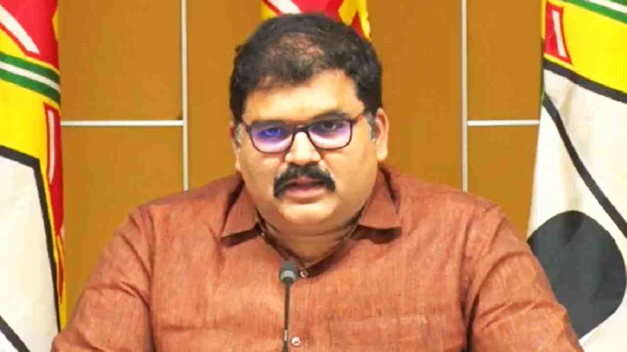 TDP Pattabhi Ram: గన్నవరం కోర్టుకు టీడీపీ నేత పట్టాభి.. కోర్టుకు తరలిస్తుండగా టీడీపీ నేతల ఆందోళన, ఉద్రిక్తత