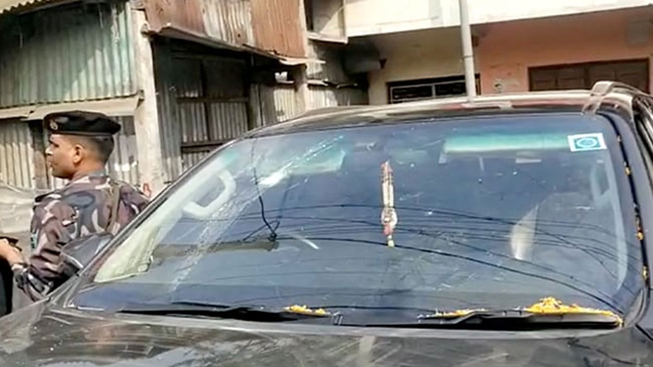 Bengal: బీజేపీ, టీఎంసీ మధ్య ఘర్షణ.. కేంద్ర మంత్రిపై రాళ్ల దాడి