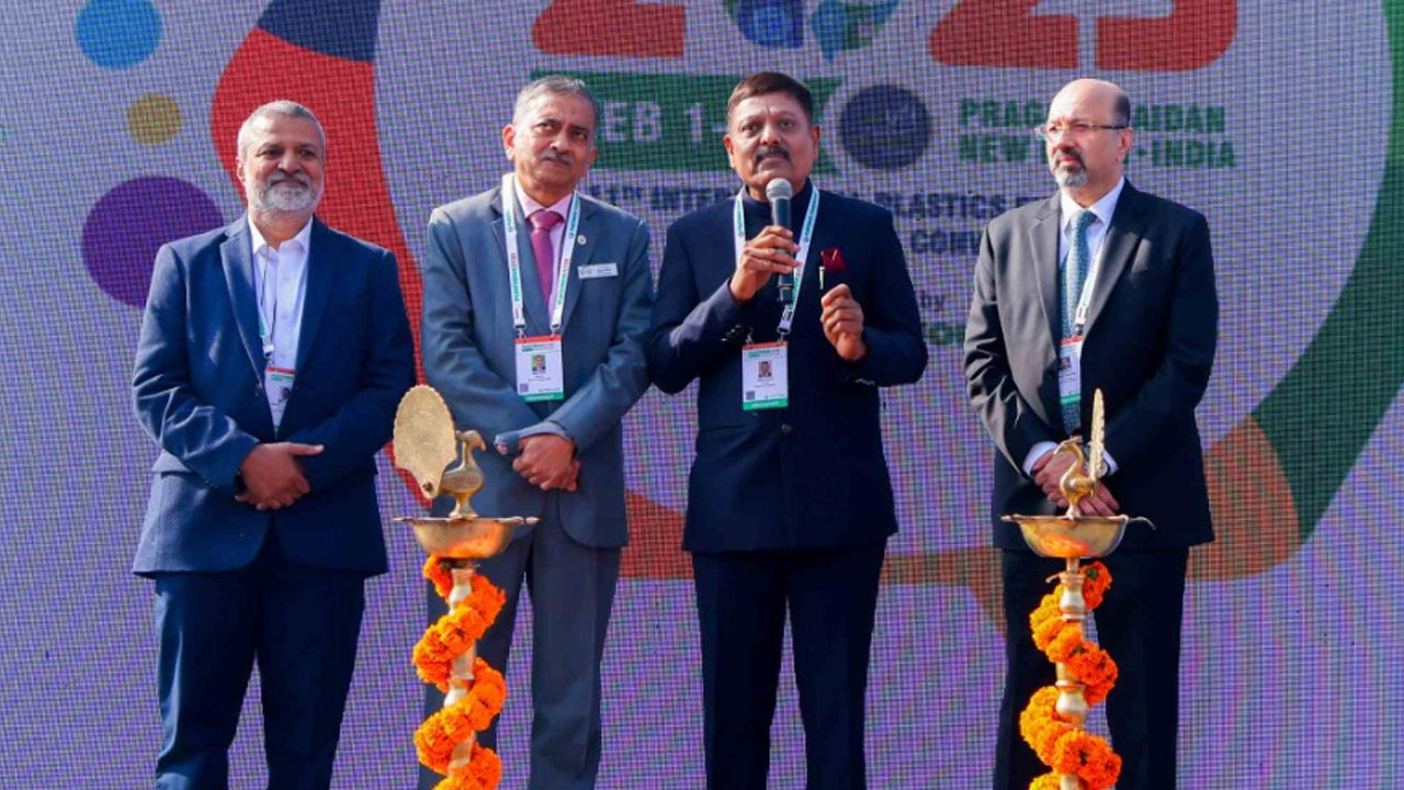 Plastics Exhibition: విజయవంతంగా ముగిసిన ప్రపంచంలో అతిపెద్ద ప్లాస్టిక్స్‌ ప్రదర్శన