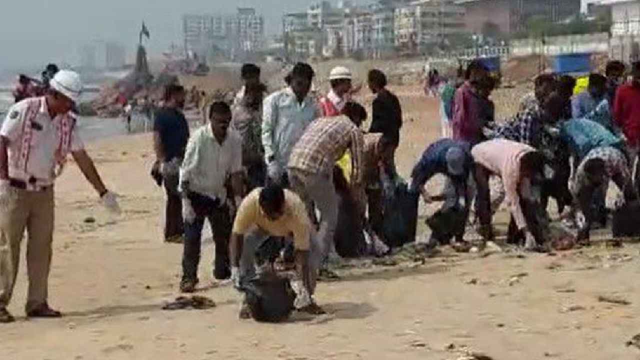 Visakha Beach Clean : మందుబాబుల కిక్కు దించిన విశాఖ కోర్టు.. ఎలాంటి శిక్ష విధించిందంటే