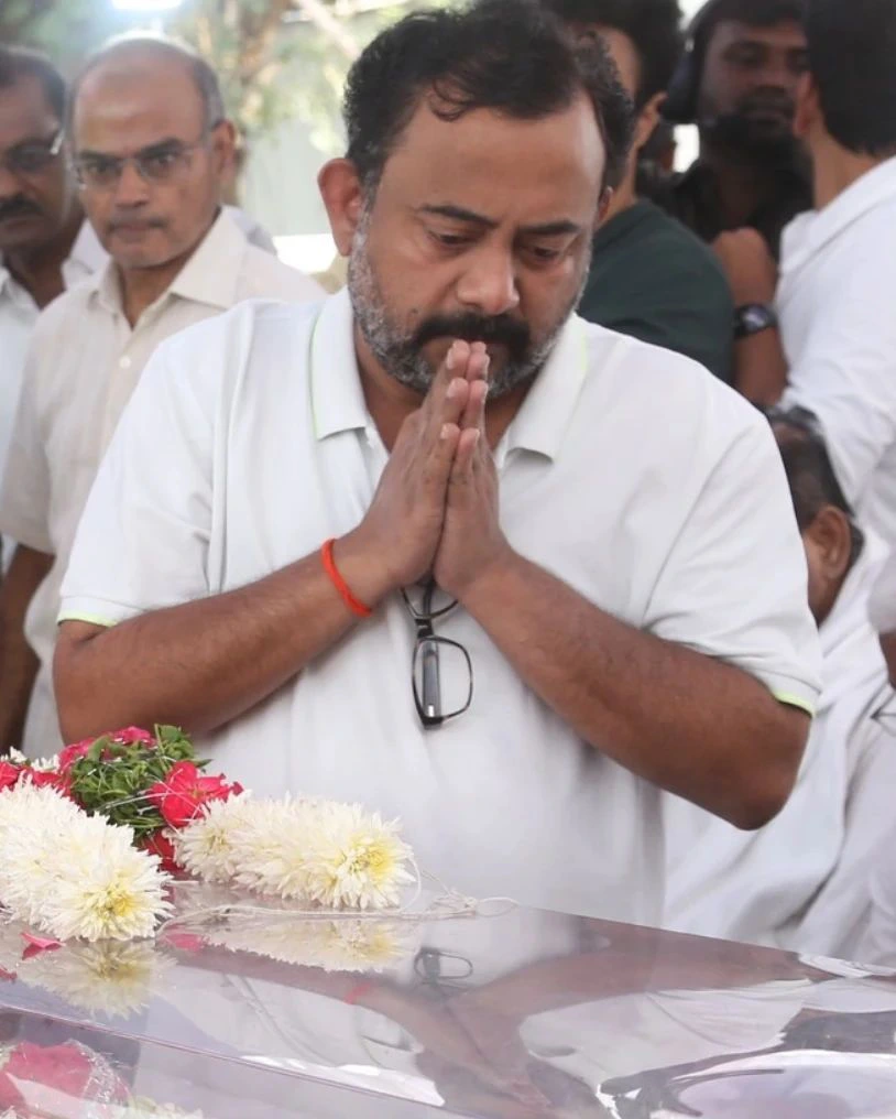 celebrities last rites to Tarakaratna photos