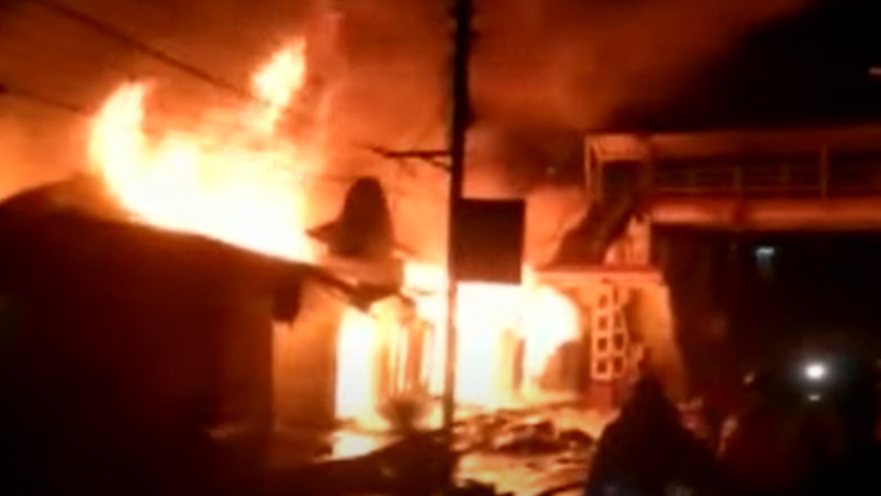 Fire Accident Assam : అసోంలో భారీ అగ్నిప్రమాదం.. 150 దుకాణాలు దగ్ధం