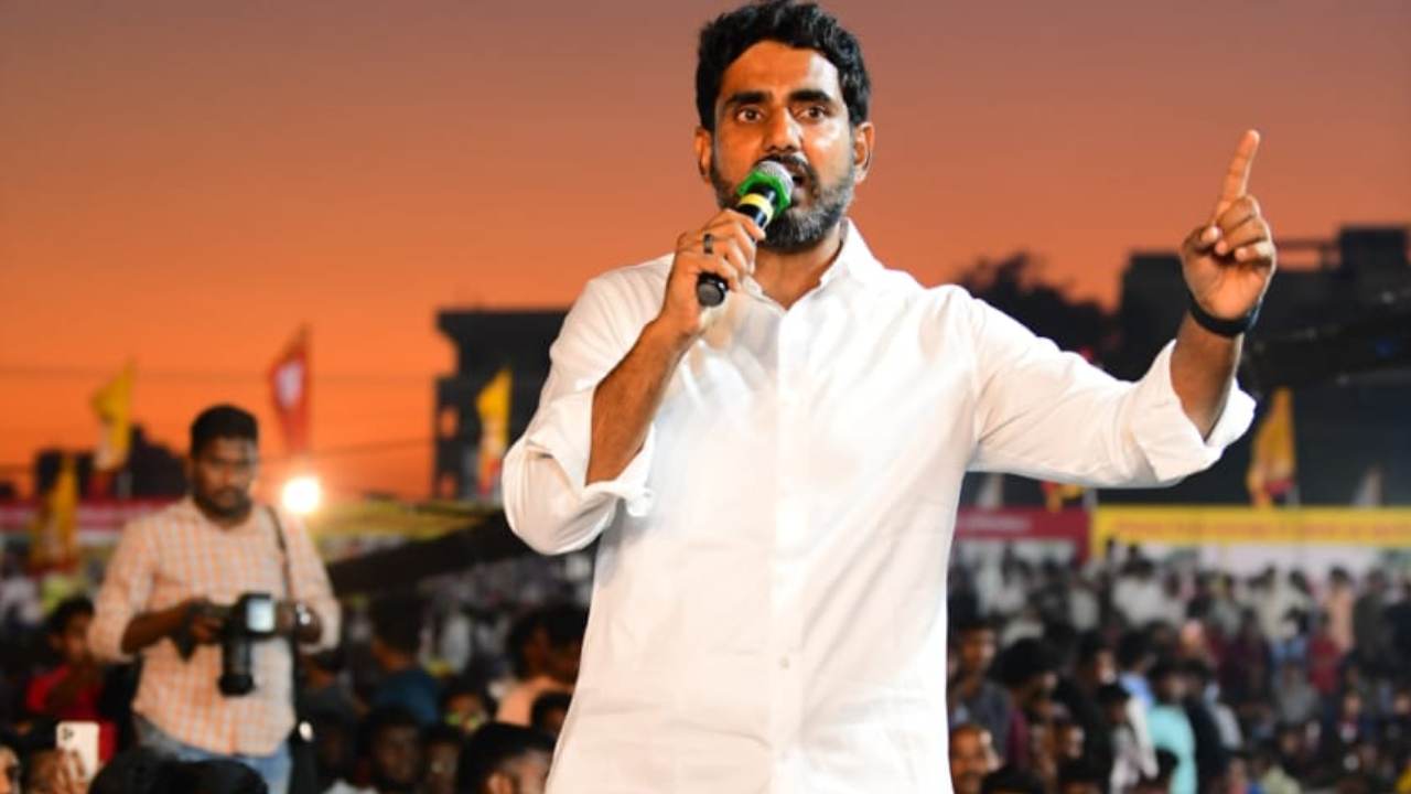 Nara Lokesh : చిరంజీవి, బాలయ్యపై లోకేష్ వ్యాఖ్యలు.. చిరుకి అభిమానినే కాని..