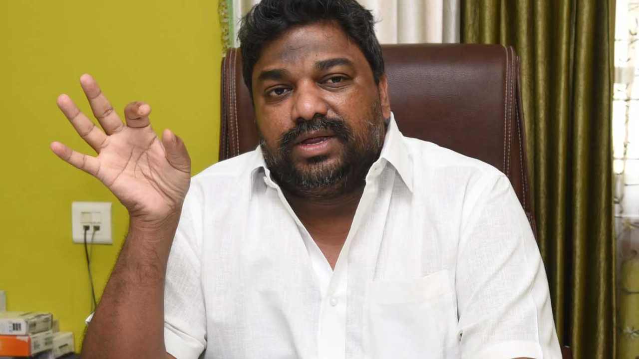 Natti Kumar : ఇండస్ట్రీని ఎవ్వరూ పట్టించుకోవట్లేదు.. ప్రొడ్యూసర్ గిల్డ్ ని తీసెయ్యండి.. నిర్మాత నట్టి కుమార్ సంచలన వ్యాఖ్యలు..