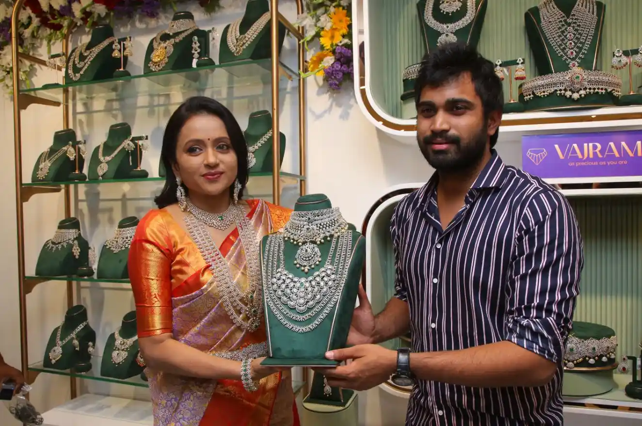 Anchor Suma launch a jewellery shop opening
