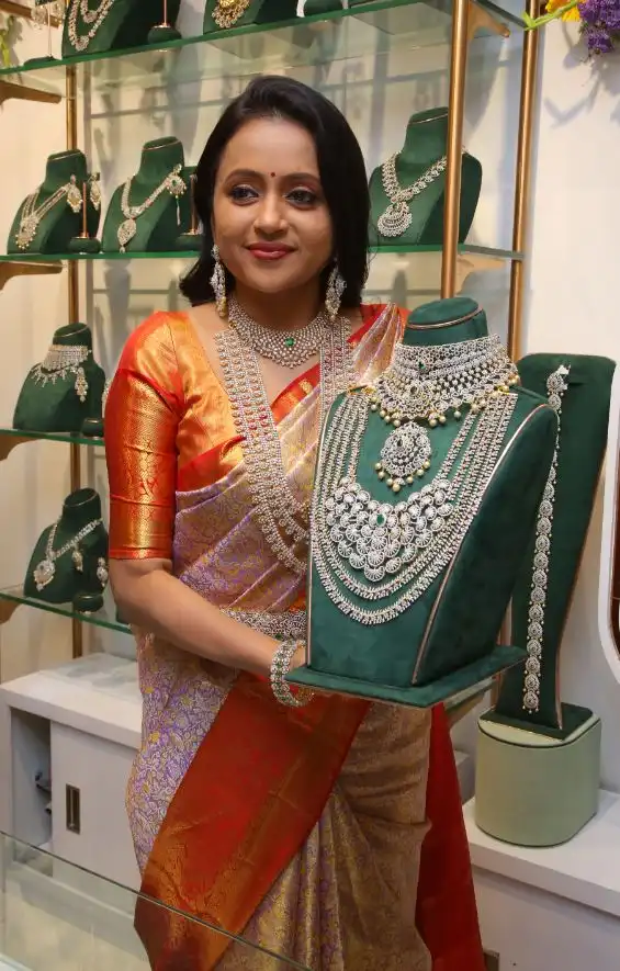 Anchor Suma launch a jewellery shop opening