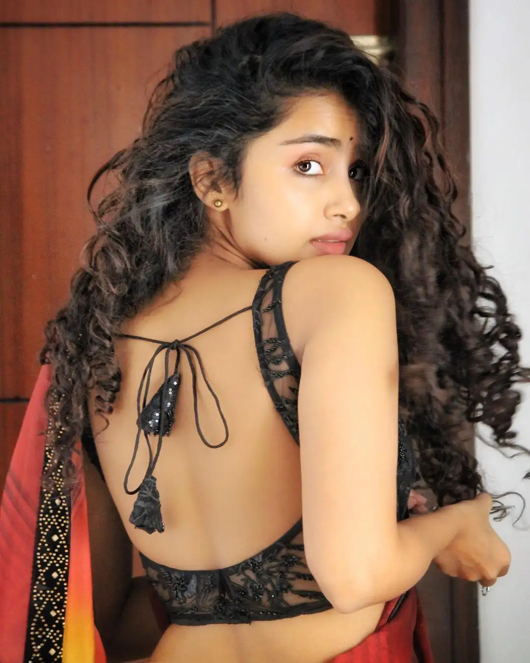 Anupama Parameswaran Cutest looks in Saree photos goes viral