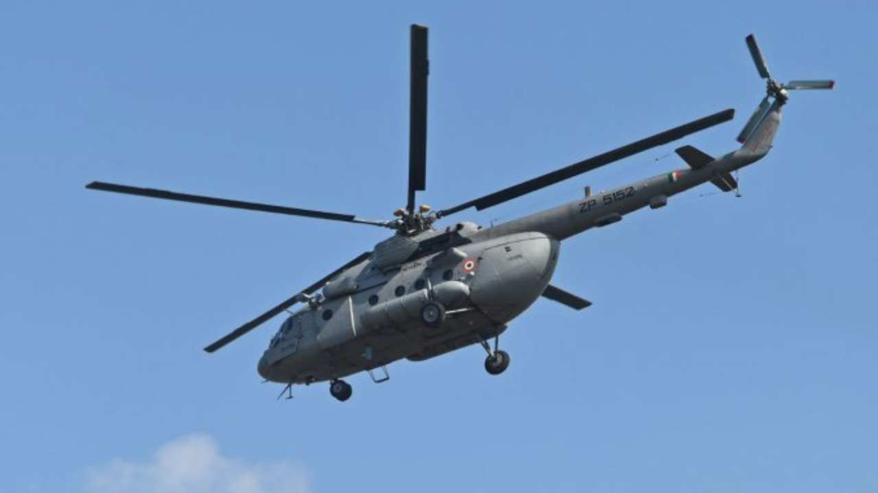 Army Helicopter Crash: కూలిన ఆర్మీ హెలికాప్టర్ .. పైలట్‌, కో-పైలట్‌కోసం కొనసాగుతున్న గాలింపు