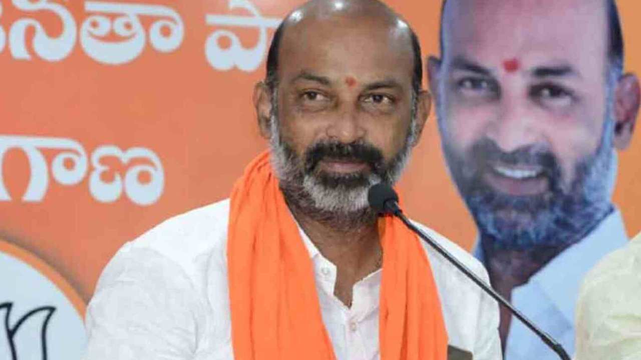 Bandi Sanjay: నిరుద్యోగులకు లక్ష నష్టపరిహారం ఇవ్వాలి.. కేటీఆర్‌ను మంత్రివర్గం నుంచి బర్తరఫ్ చేయాలి..