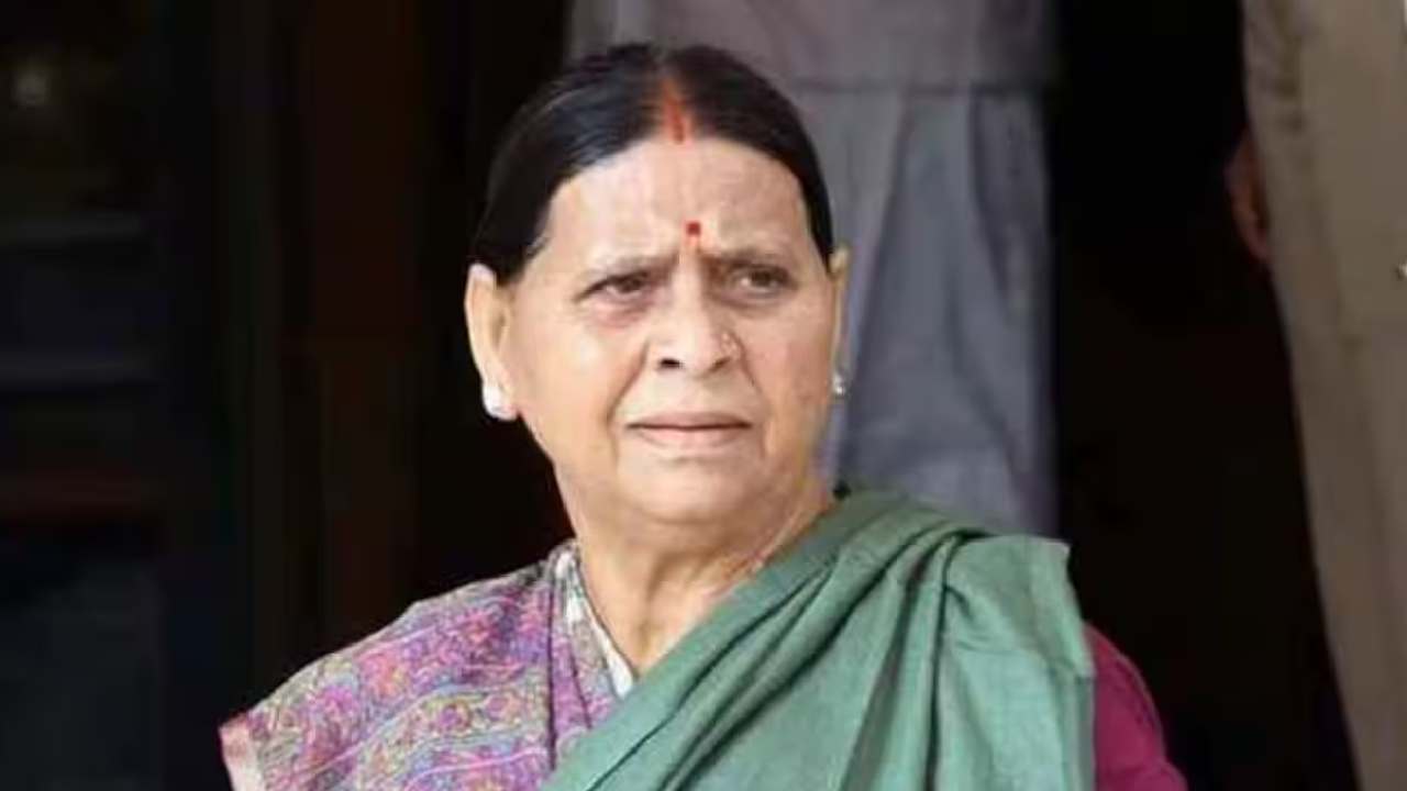 Bihar: బిహార్ మాజీ సీఎం రబ్రీదేవి ఇంట్లో సీబీఐ సోదాలు.. ల్యాండ్ ఫర్ జాబ్ కేసులో విచారణ