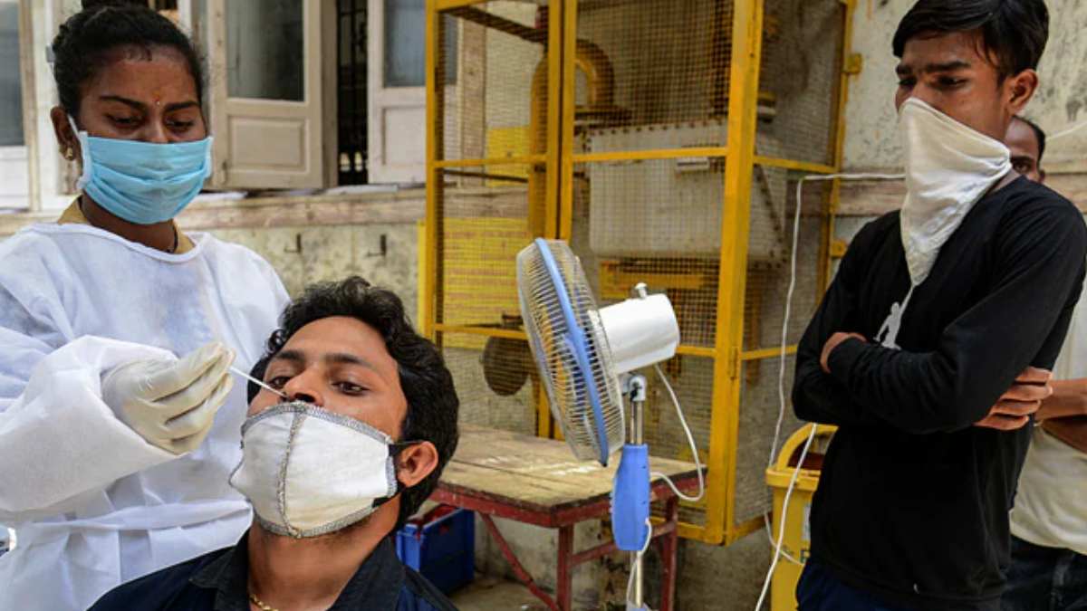 Covid-19: దేశంలో మళ్లీ కోరలు చాస్తున్న కరోనా.. కొత్తగా 3,016 కేసులు నమోదు.. ఢిల్లీలో రికార్డు స్థాయిలో ..