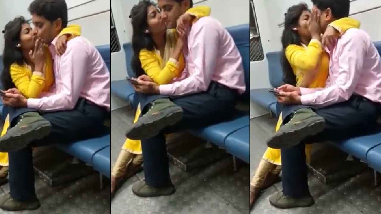 Couple Kissing : హవ్వ.. లోకల్ ట్రైన్‌లో రెచ్చిపోయిన ప్రేమజంట, పబ్లిక్‌గా లిప్‌లాక్