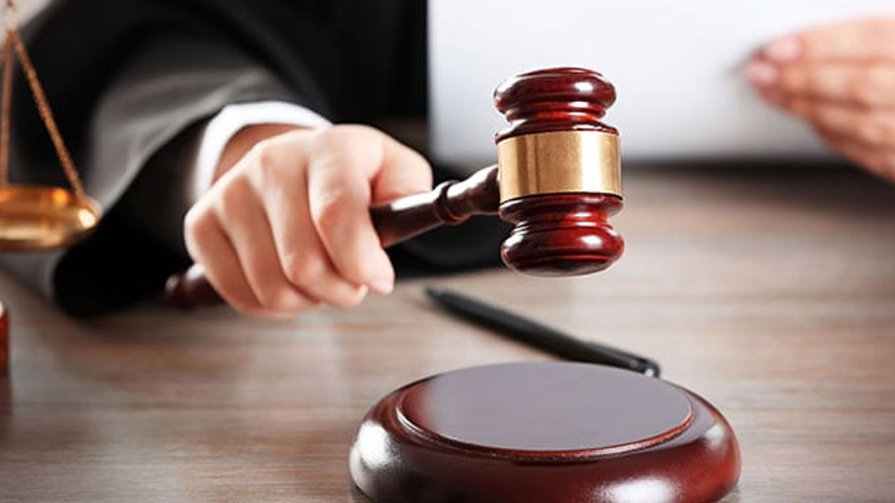 Malegaon Court: వింతైన తీర్పు ఇచ్చిన మాలేగావ్ కోర్టు.. ముద్దాయి రోజుకు ఐదు సార్లు నమాజ్ చేయాలట