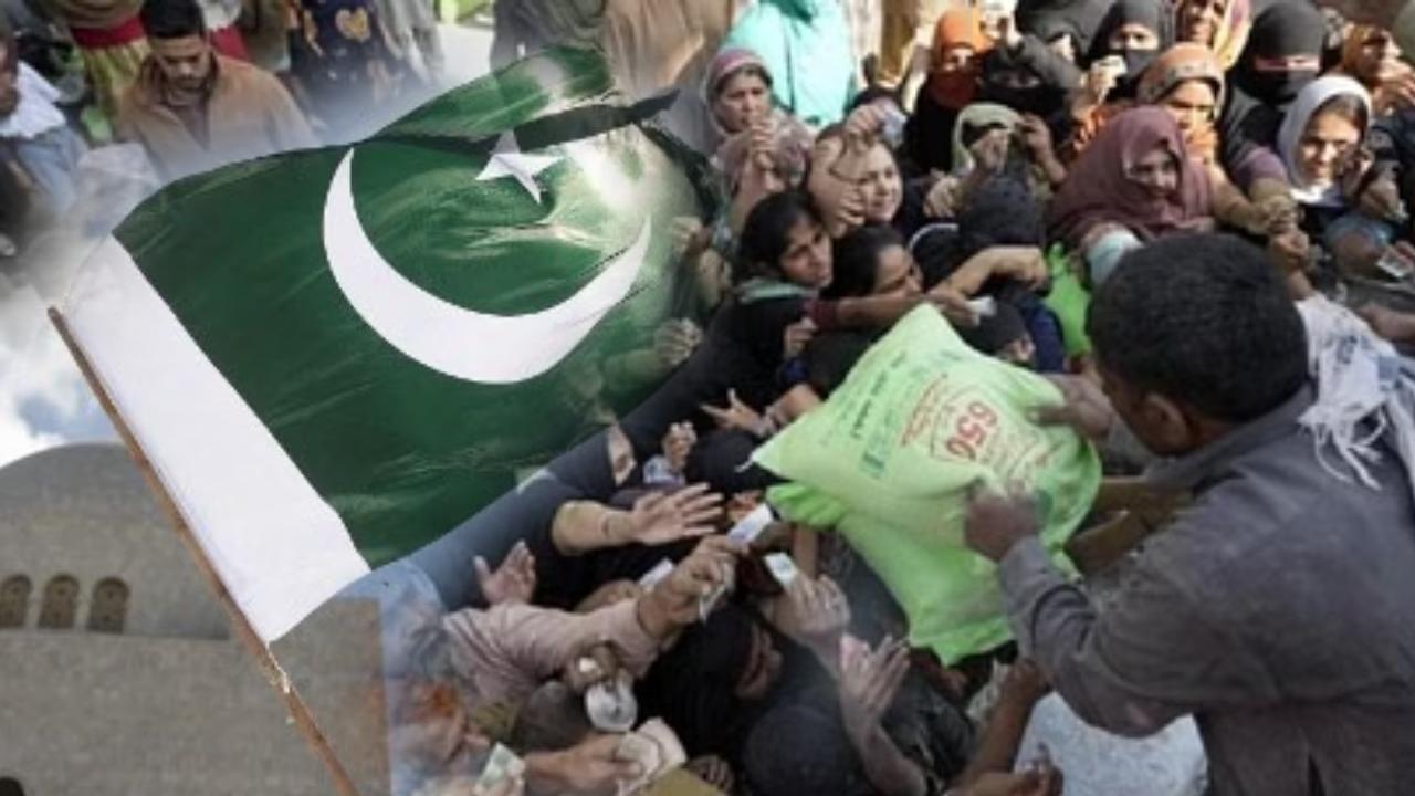 Pakistan : గోధుమ పిండి ట్రక్కుల వద్ద తొక్కిసలాట .. 11 మంది మృతి..