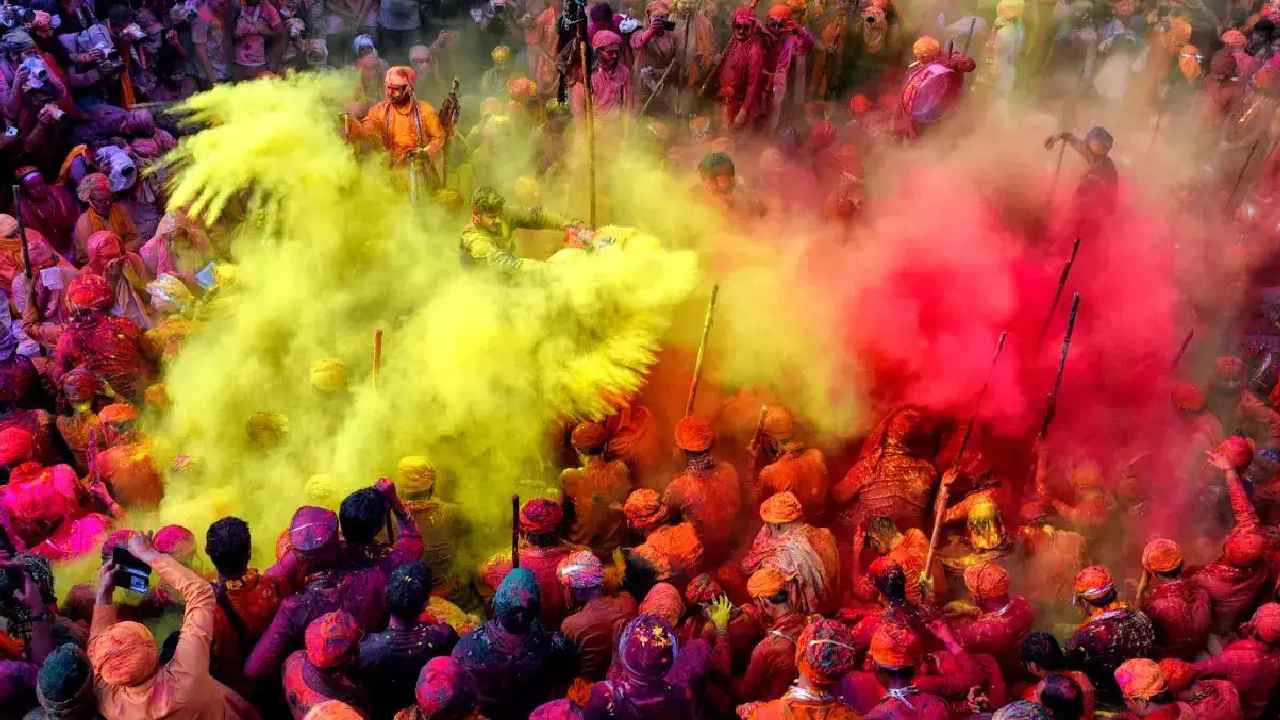 Holi 2023: భారతదేశంలో కాకుండా ఏఏ దేశాల్లో హోలీ జరుపుకుంటారో తెలుసా?