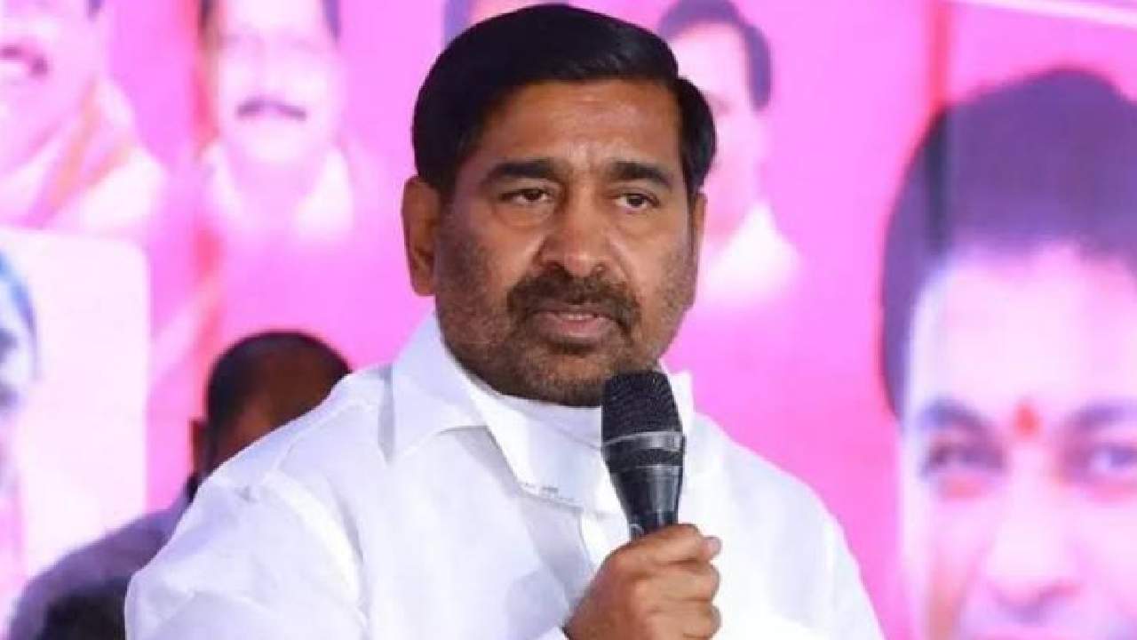 Jagadish Reddy: కేంద్ర ఉద్యోగాల కోసం బండి సంజయ్ ఢిల్లీలో ధర్నా చేయాలి: మంత్రి జగదీష్ రెడ్డి