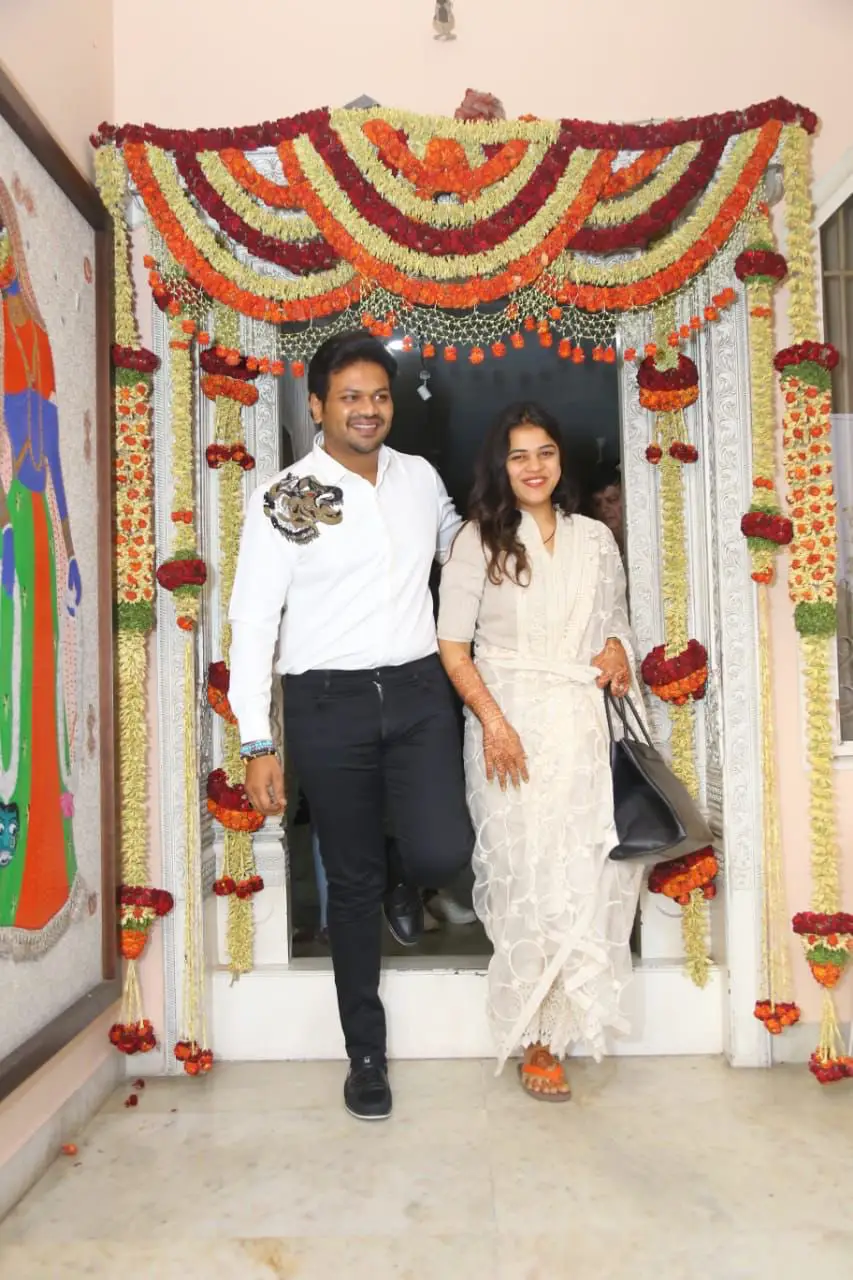 Manchu Manoj and Bhuma mounika going to allagadda