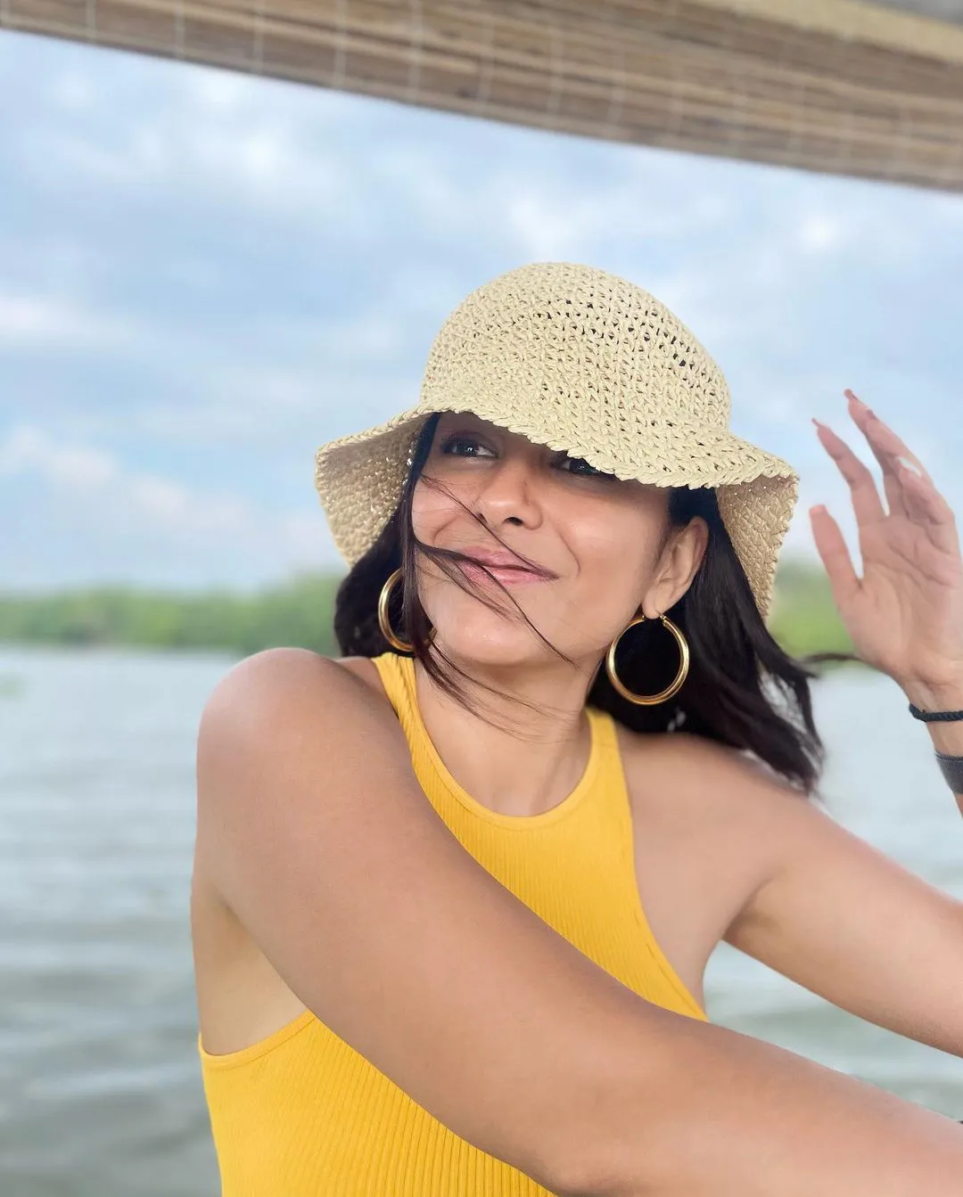 Mrunal Thakur share her holiday pics with fans