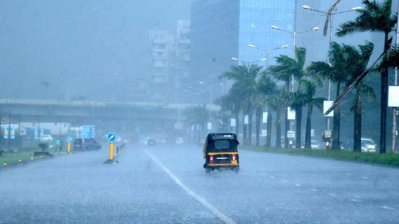 Mumbai Rains: ముంబైలో ఆకస్మిక వానలు.. మీమ్స్‌తో రెచ్చిపోతున్న నెటిజన్లు