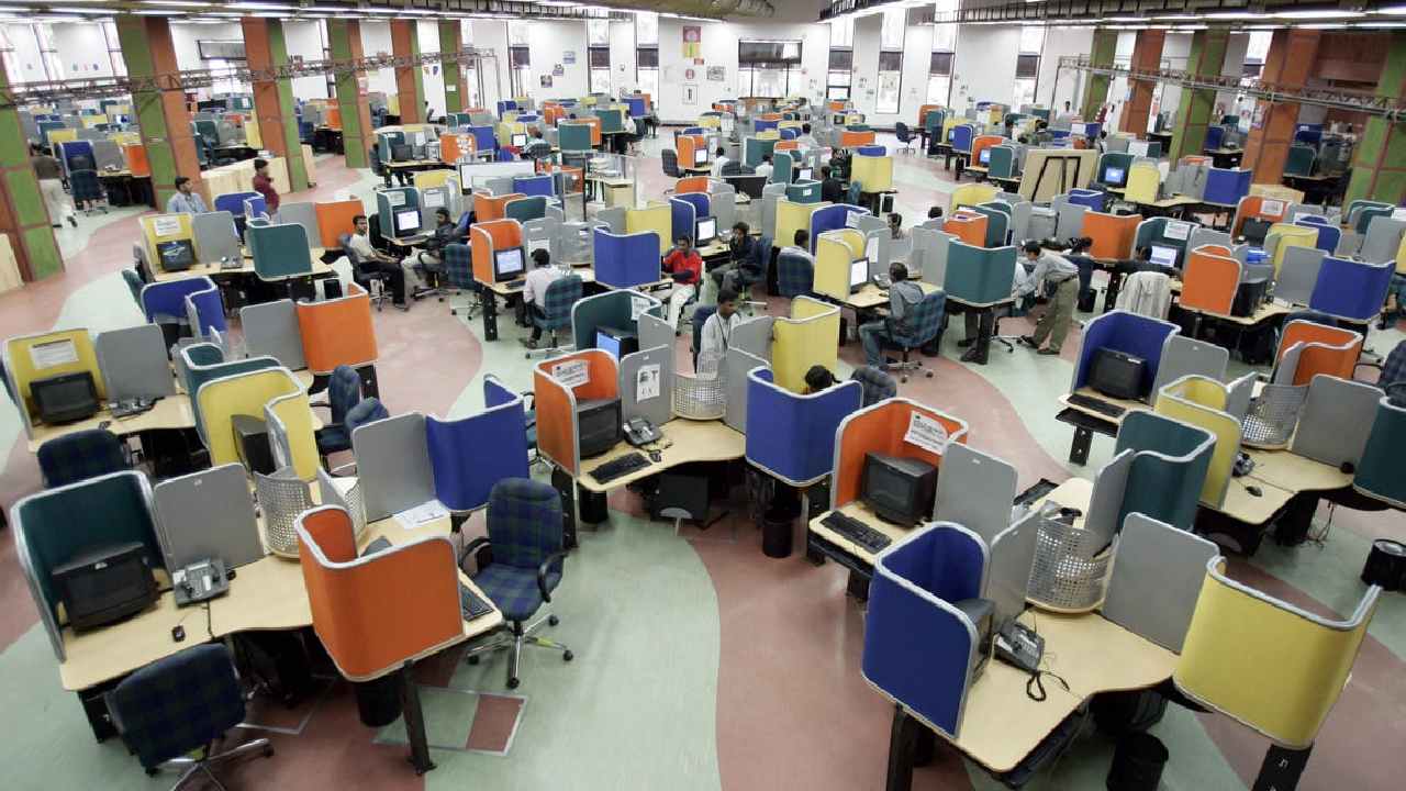 Noida: ఫేక్ కాల్ సెంటర్స్‌కు అడ్డాగా నోయిడా.. వరుసగా బయటపడుతున్న మోసాలు