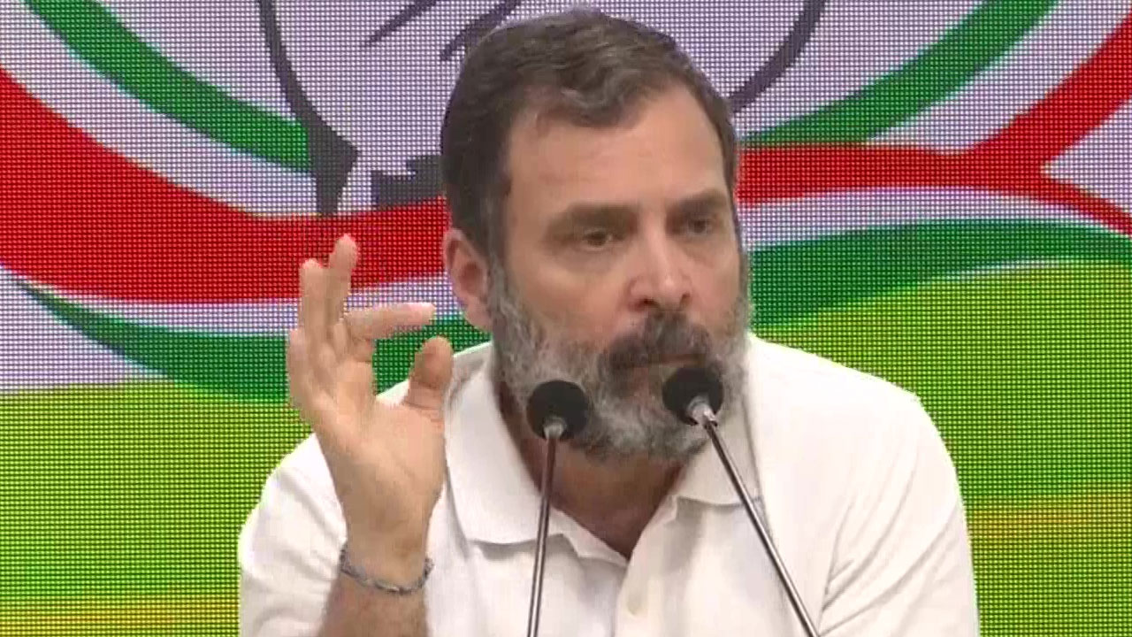 Rahul Press meet: నేను సావర్కర్ కాదు, గాంధీని.. ‘సారీ’పై రాహుల్ సెటైర్లు