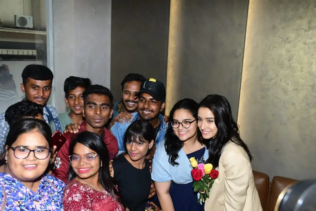 Shraddha Kapoor Birthday Celebrations with Fans