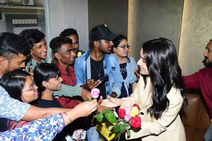 Shraddha Kapoor Birthday Celebrations with Fans