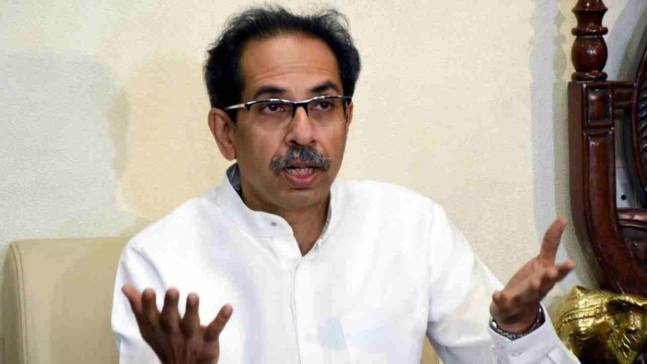 Uddhav Thackeray: గో మూత్రం చల్లడం వల్ల మన దేశానికి స్వాతంత్ర్యం వచ్చిందా..? ఆర్ఎస్‌ఎస్, బీజేపీపై ఉద్ధవ్ థాక్రే ఆగ్రహం