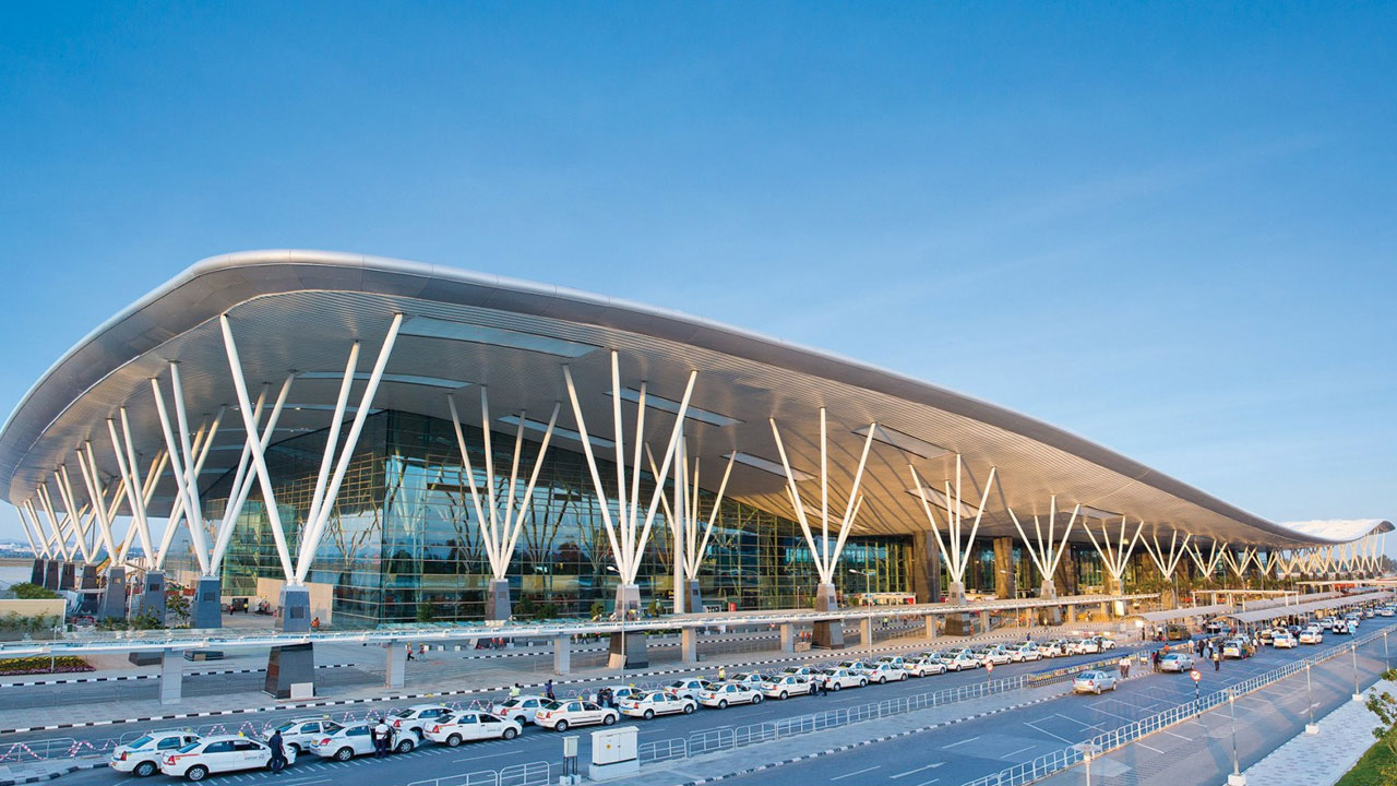 Kempegowda Airport: బెంగళూరు ఎయిర్‌పోర్ట్‌లో మరో‘సారీ’.. భద్రతా లోపంతో దారితప్పిన ప్రయాణికులు