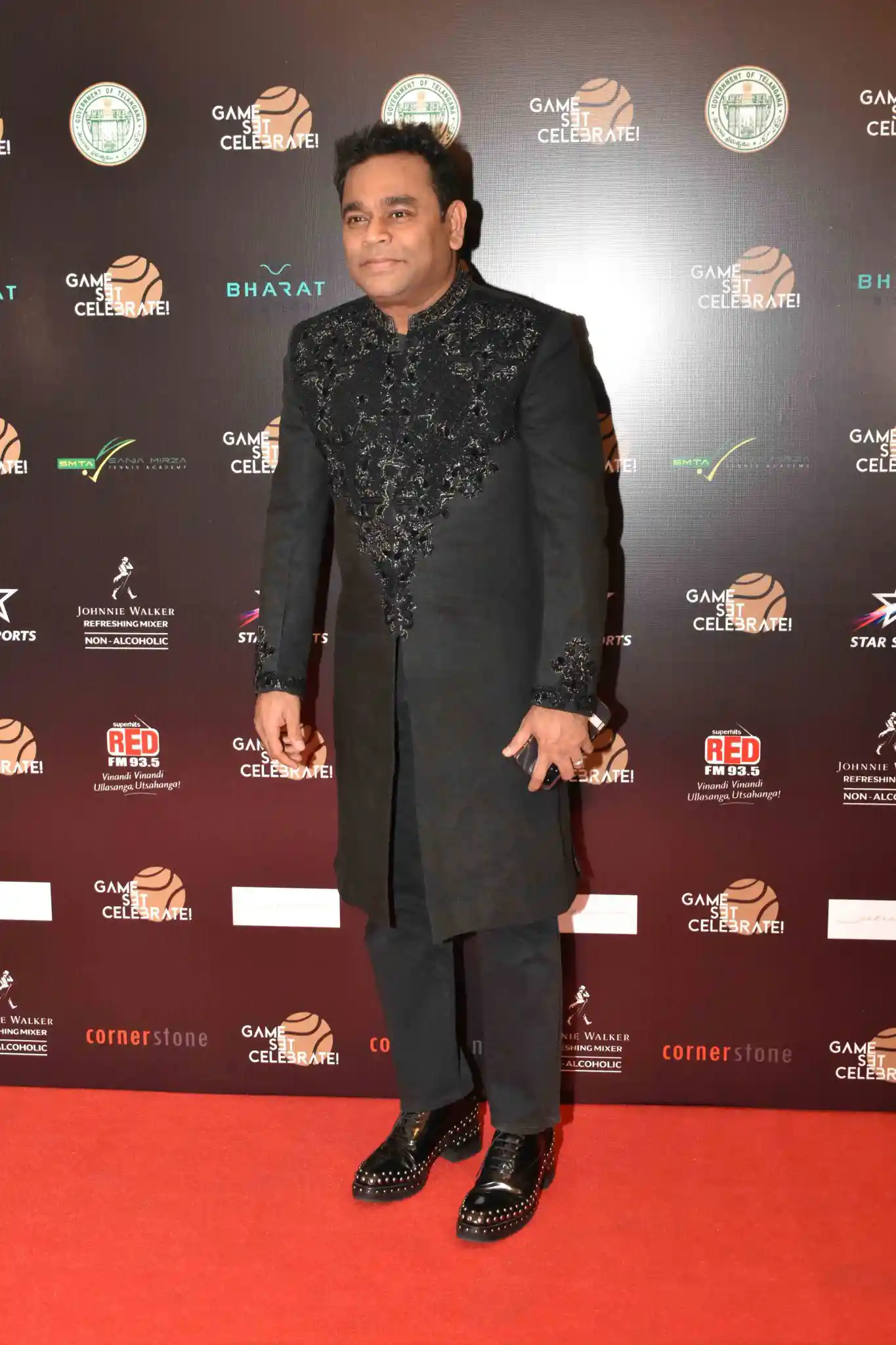 cinema, sports and political stars are attending sania mirza farewell party photos