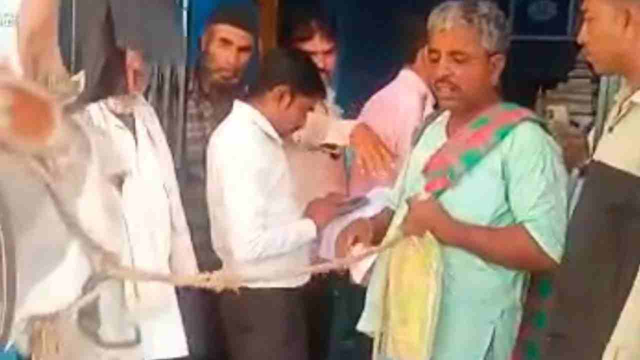 Karnataka: లంచం అడిగిన అధికారులకు దిమ్మతిరిగే షాకిచ్చిన రైతు.. సీఎం నియోజకవర్గంలో ఘటన..