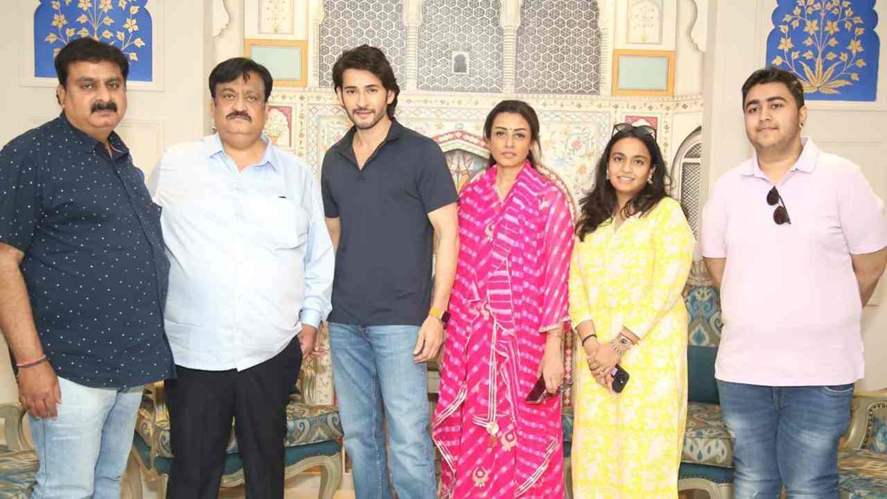 Mahesh Babu : సొంత రెస్టారెంట్ లో ఫస్ట్ టైం ఫ్యామిలీతో కలిసి తినడానికి వచ్చిన మహేష్