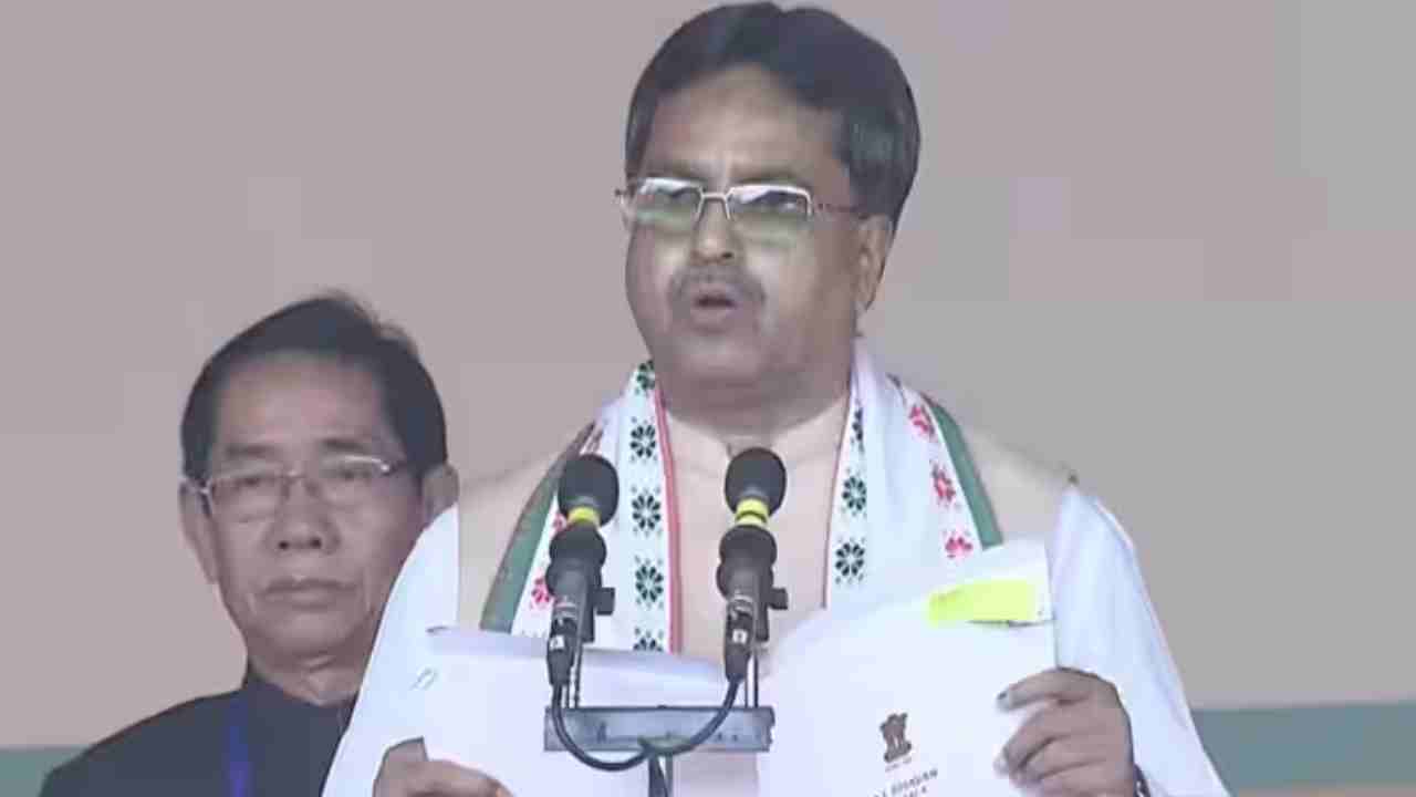 Tripura CM Manik Saha: త్రిపురలో కొలువుదీరిన కొత్త ప్రభుత్వం.. రెండోసారి సీఎంగా మాణిక్ సాహా ప్రమాణ స్వీకారం ..