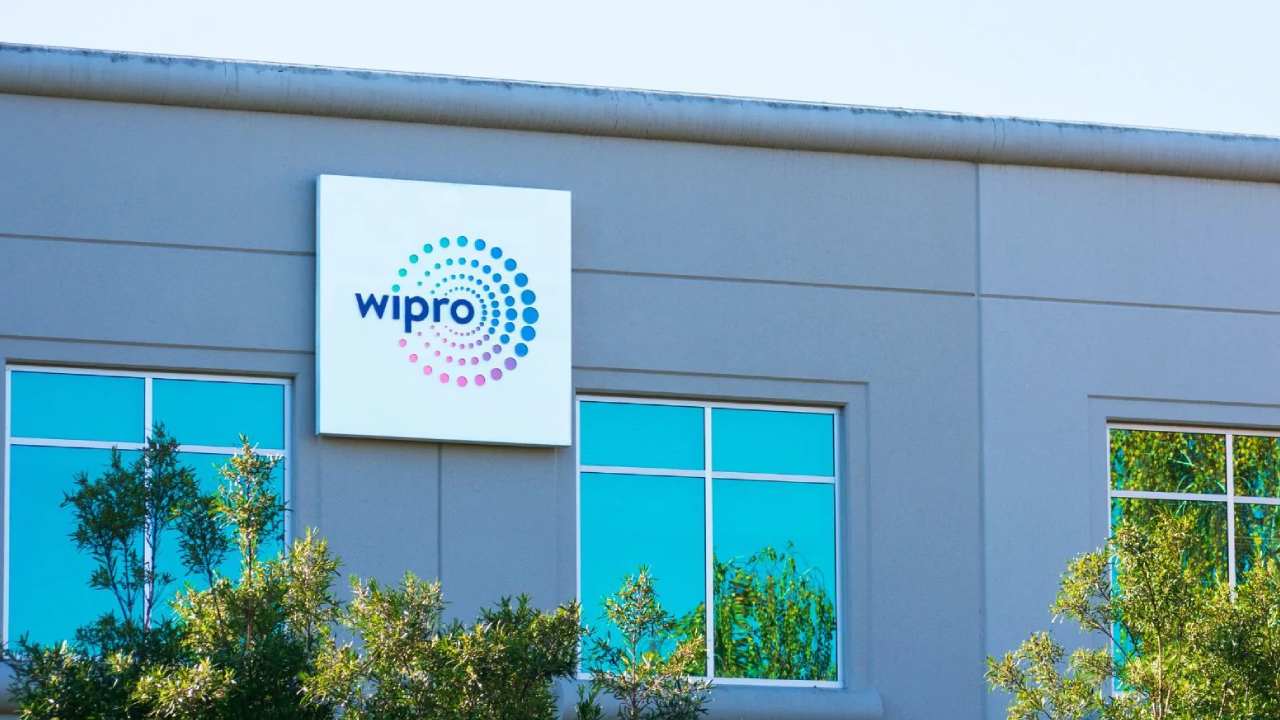 Wipro Layoffs : విప్రోలో మళ్లీ లేఆఫ్.. వంద మందికిపైగా ఉద్యోగులు ఇంటిబాట ..