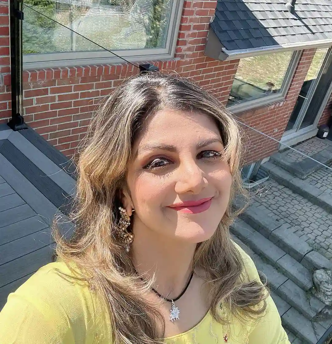 Actress Rambha selfie photoshoot on eve on Puthandu