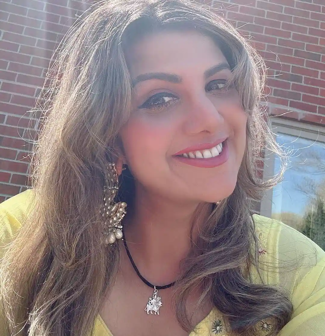 Actress Rambha selfie photoshoot on eve on Puthandu