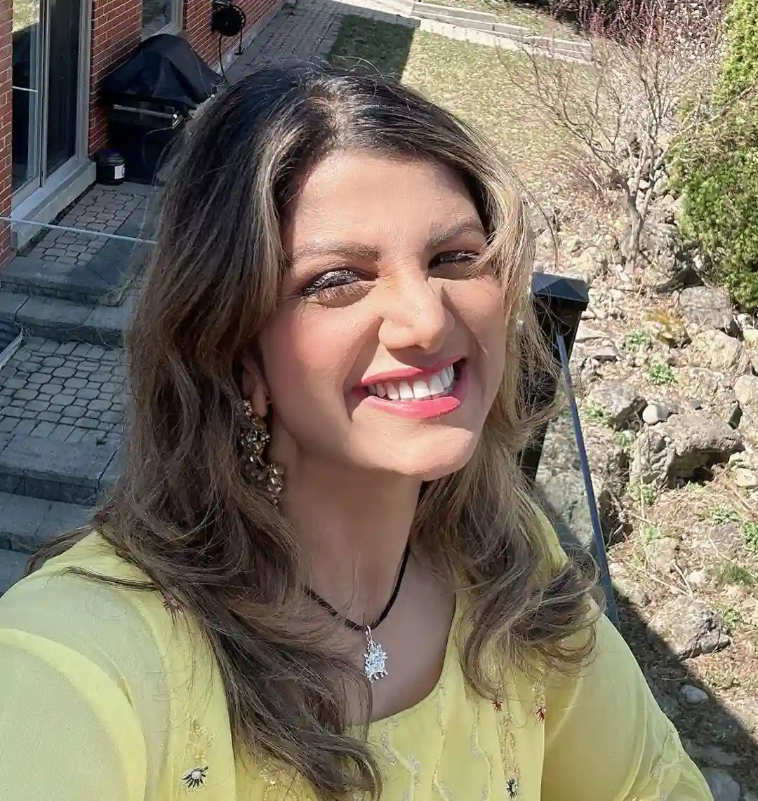 Actress Rambha selfie photoshoot on eve on Puthandu