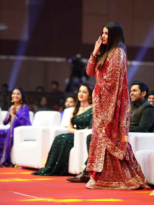 Aishwarya Rai stunning looks in Ponniyin Selvan 2 Promotions