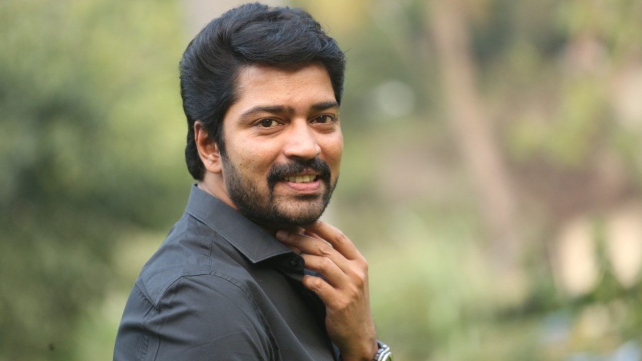 Allari Naresh: నాలుగు రోజుల్లో 500 సిగరెట్లు తాగిన అల్లరి నరేశ్.. ఎందుకో తెలుసా?