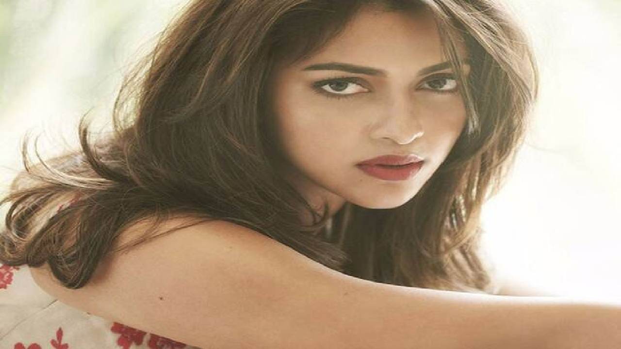 Amala Paul : కథ డిమాండ్ చేస్తే న్యూడ్ గా నటించేందుకు కూడా సిద్దమే.. అమలాపాల్!