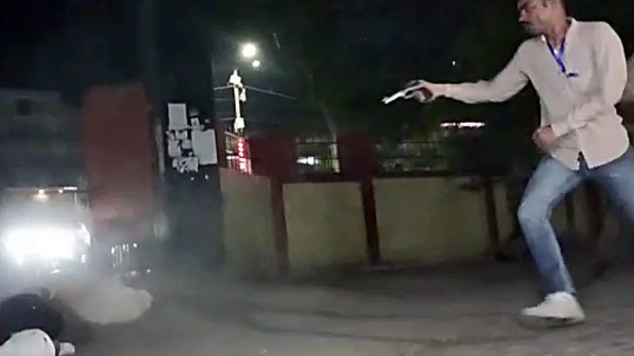 Atiq Ahmed Killed: టర్కీలో తయారు చేసిన పిస్టల్‌తో అతిక్ సోదరులపై కాల్పులు.. భారత్‌లో నిషేదమున్నా ఎలా వచ్చింది..?  ధర ఎంతంటే?