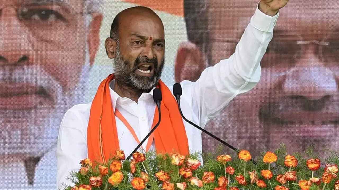 Bandi Sanjay: అధికారంలోకి రాగానే 2 లక్షల ఉద్యోగాలు భర్తీ చేస్తాం: బండి సంజయ్