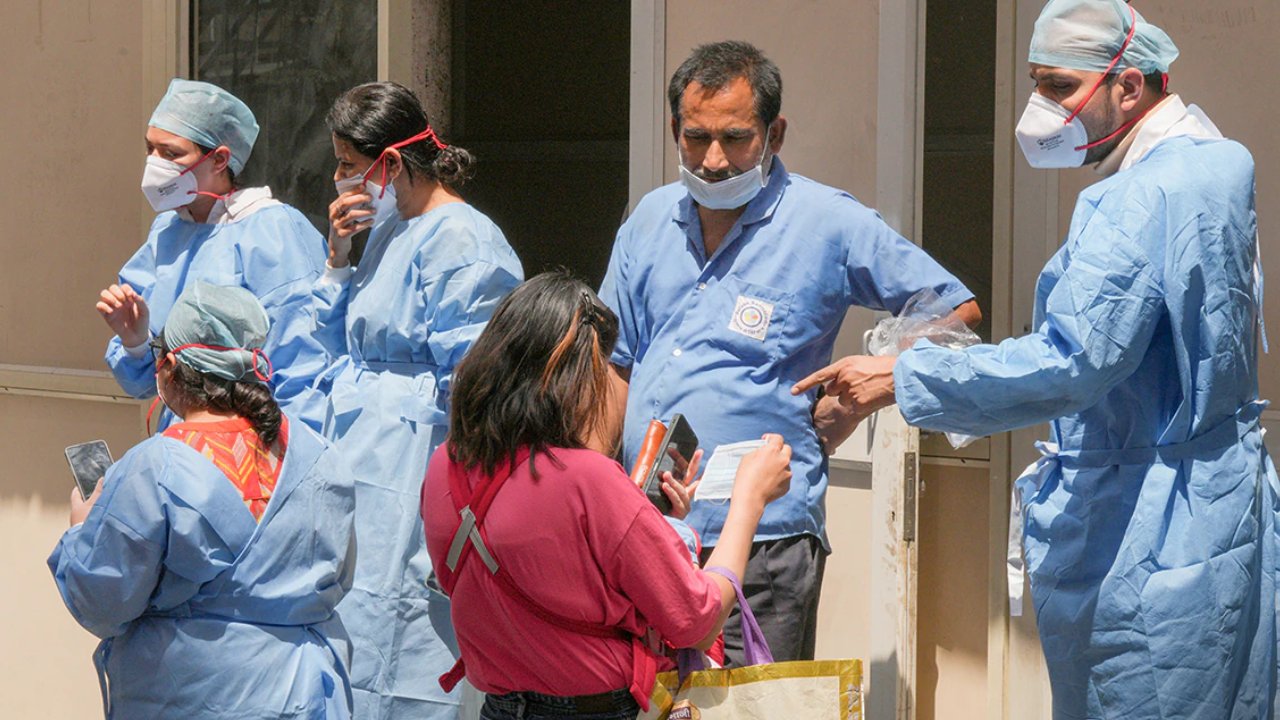 COVID-19 Cases: శుభవార్తే అయినా.. అప్రమత్తంగా ఉండాల్సిందే..! భారత్‌లో వచ్చే పది రోజులు కోవిడ్ ఉద్ధృతి.. ఆ తరువాత..