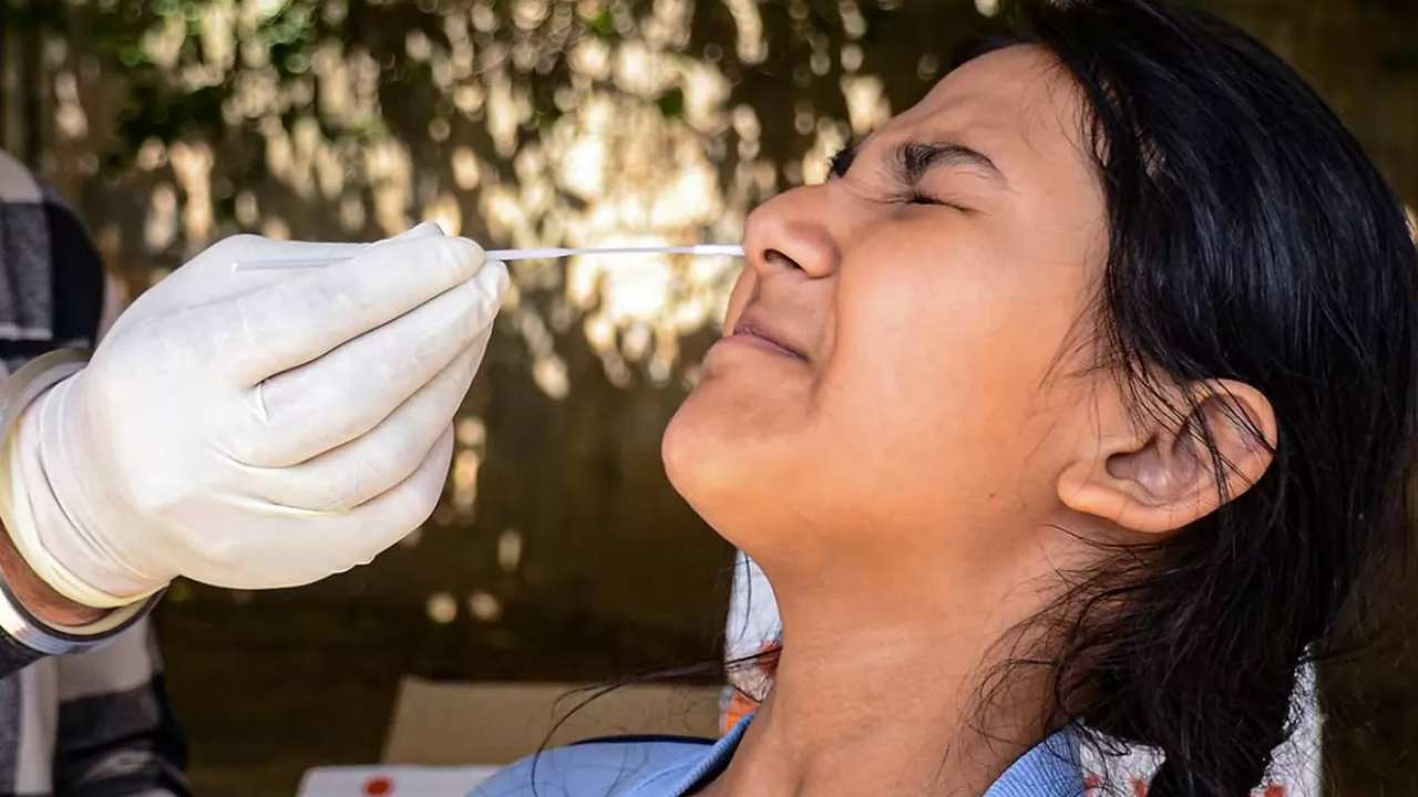 Covid -19 Cases: దేశంలో మళ్లీ కోరలు చాస్తున్న కరోనా.. 24గంటల్లో 6వేలకుపైగా కొత్త కేసులు